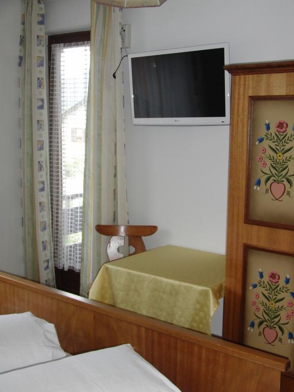 Gaestehaus Loithaler Fügen Habitación foto
